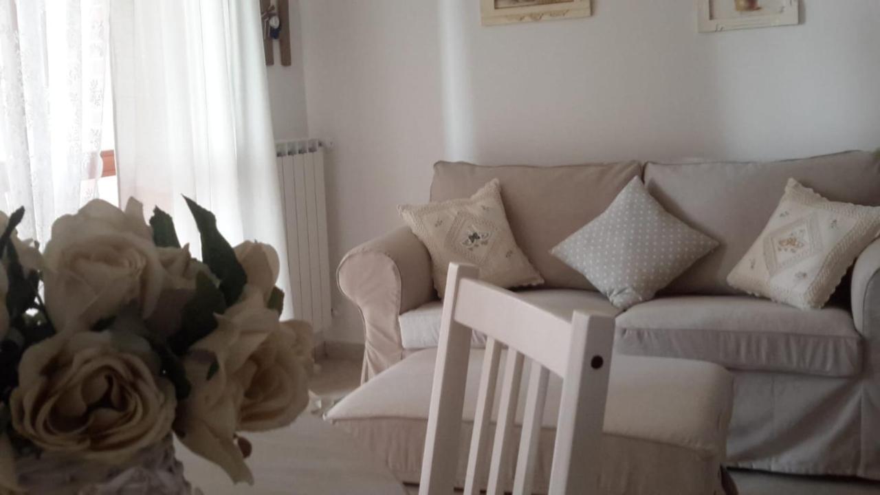 Beti House Heart'S And Roses Rooms Ponte Galeria Exterior foto