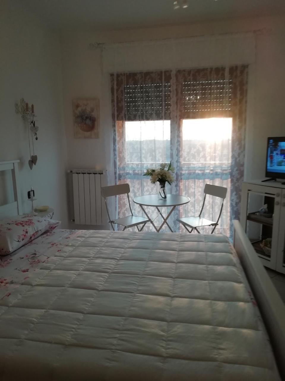 Beti House Heart'S And Roses Rooms Ponte Galeria Quarto foto